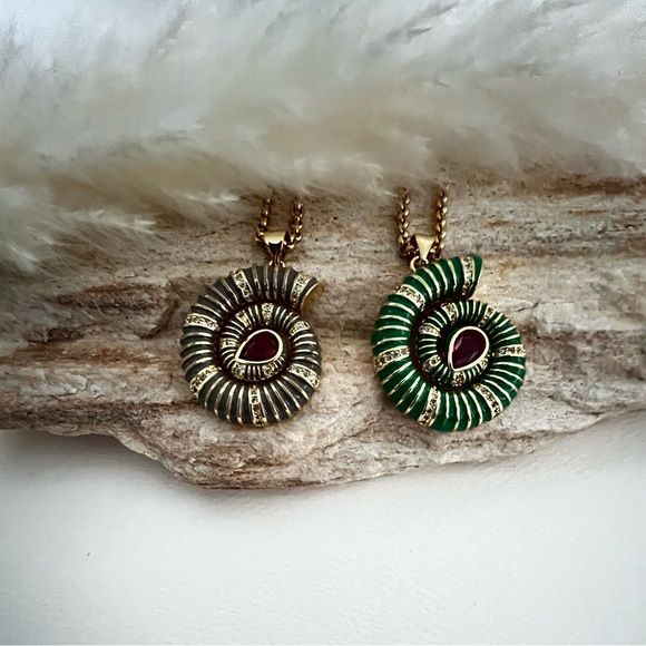 Marine Sea Nautilus Pendant Necklace - Statement Necklace - Elegant Necklace - Picture 6 of 16